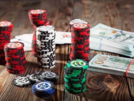 otrzymuj bonusy w pokerze online