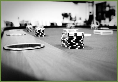Zapoznaj się z narzędziami w pokojach pokerowych enlines, aby pomóc początkującym